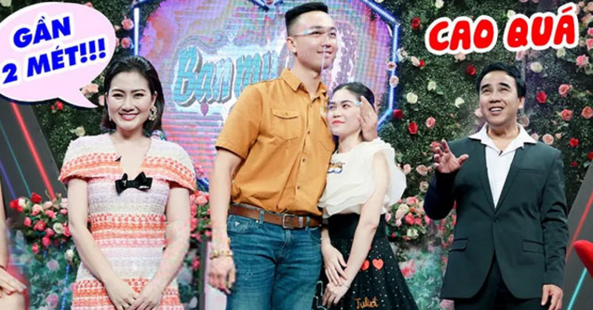 Chàng “cực phẩm” gần 2m đi hẹn hò gặp ngay nàng “nấm lùn” 1m55