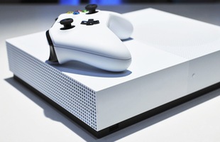 PS5 sắp ra mắt, tương lai nào cho Xbox One S ?