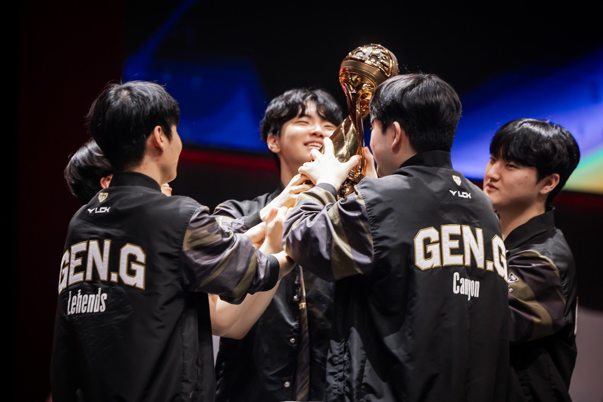 MSI 2024: Các Thành Viên Gen.G Chia Sẻ Niềm Vui Vô Địch