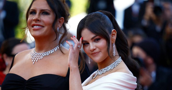Selena Gomez bật khóc nức nở khi nhận tràng pháo tay dài nhất Cannes 2024