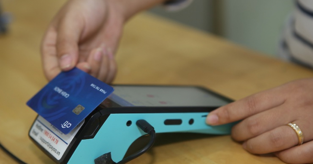 Thanh toán không tiền mặt: Quét QR code tăng mạnh tại Việt Nam