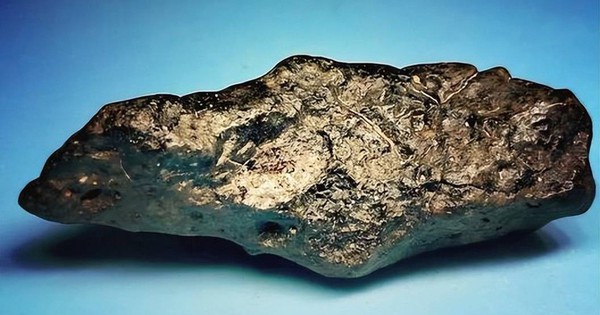 Một vật thể ngoài hành tinh 4,56 tỷ năm tuổi đã đâm vào một ngôi nhà ở Mỹ: Các nhà khoa học cho biết nó già hơn Trái Đất 17 triệu năm!