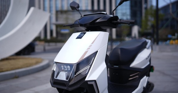 Xe máy điện nhỏ gọn như Vision, giá chỉ 18 triệu đồng, sạc 1 lần đi tới 100 km