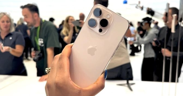 "Đã hết suất" mua iPhone 16 ở Việt Nam sau mở bán ít phút: Do máy quá hot hay là "chiêu trò"?