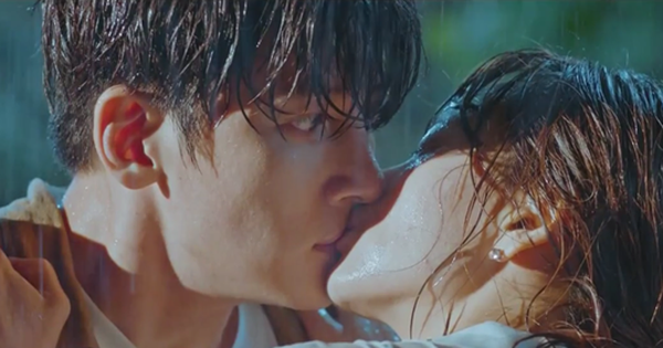 Ji Chang Wook bị cưỡng hôn ở Nhẹ Nhàng Tan Chảy: Chăm crush như chăm con cũng đến ngày 