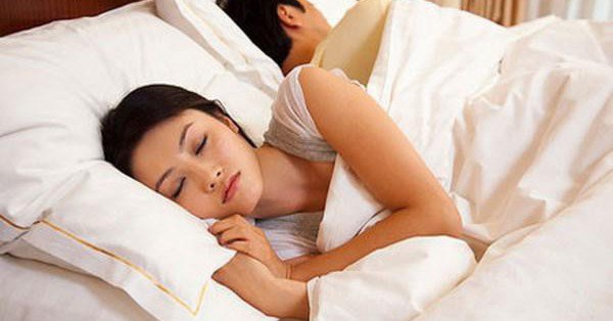 Lấy nhau nửa năm vợ vẫn từ chối quan hệ, mẹ chồng khuyên bảo gì cũng không nghe