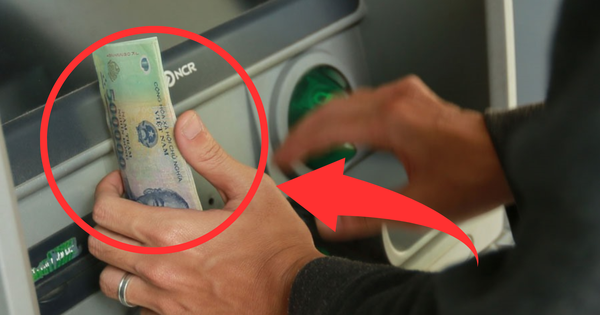 Rút tiền tiêu tết ở máy ATM: Lưu ý kỹ 7 điều này