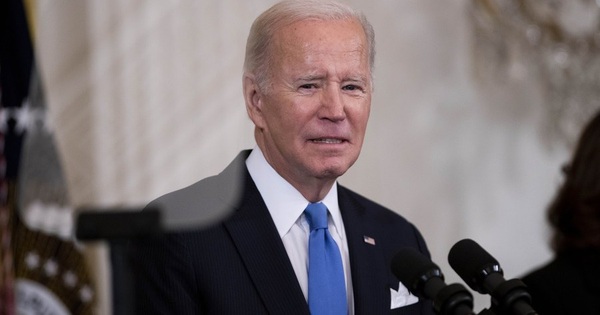 Ông Joe Biden gây bất ngờ vài phút trước khi ông Donald Trump vào Điện Capitol