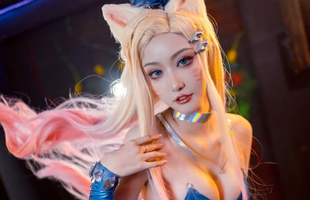 Nữ cosplayer hóa thân thành Ahri 