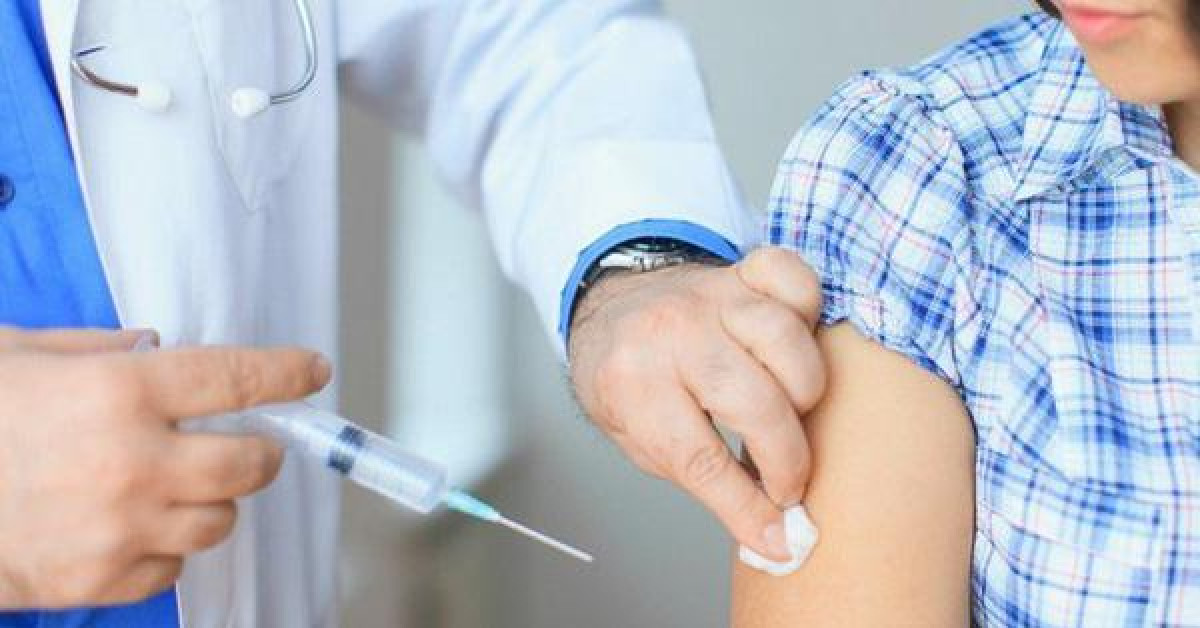 Bị vợ bắt quả tang ngoại tình ngay tại nơi tiêm chủng vaccine Covid-19