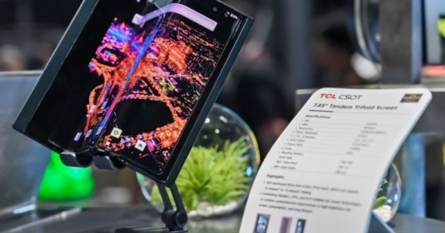 HOT: Smartphone màn hình gập 3 đầu tiên trên thế giới ra mắt