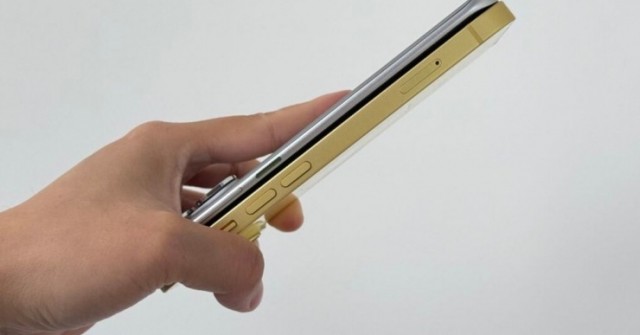 Đây là smartphone màn hình cong mỏng nhất thế giới