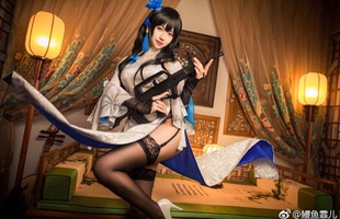 Nóng mắt với cosplay Girls' Frontline cực gợi cảm