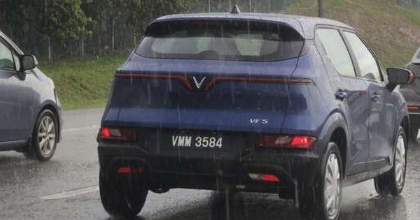 Vừa vượt qua Thái Lan, thị trường ô tô lớn thứ hai ĐNÁ xuất hiện xe VinFast VF 5 gắn biển số chính thức
