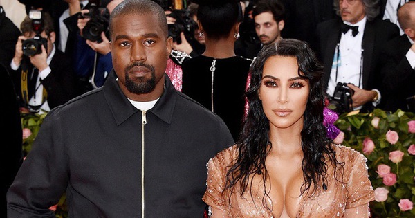 Kim Kardashian phẫn nộ vì Kanye West kể chuyện cô phá thai trong bài phát biểu tranh cử Tổng thống, cả gia tộc sốc nặng