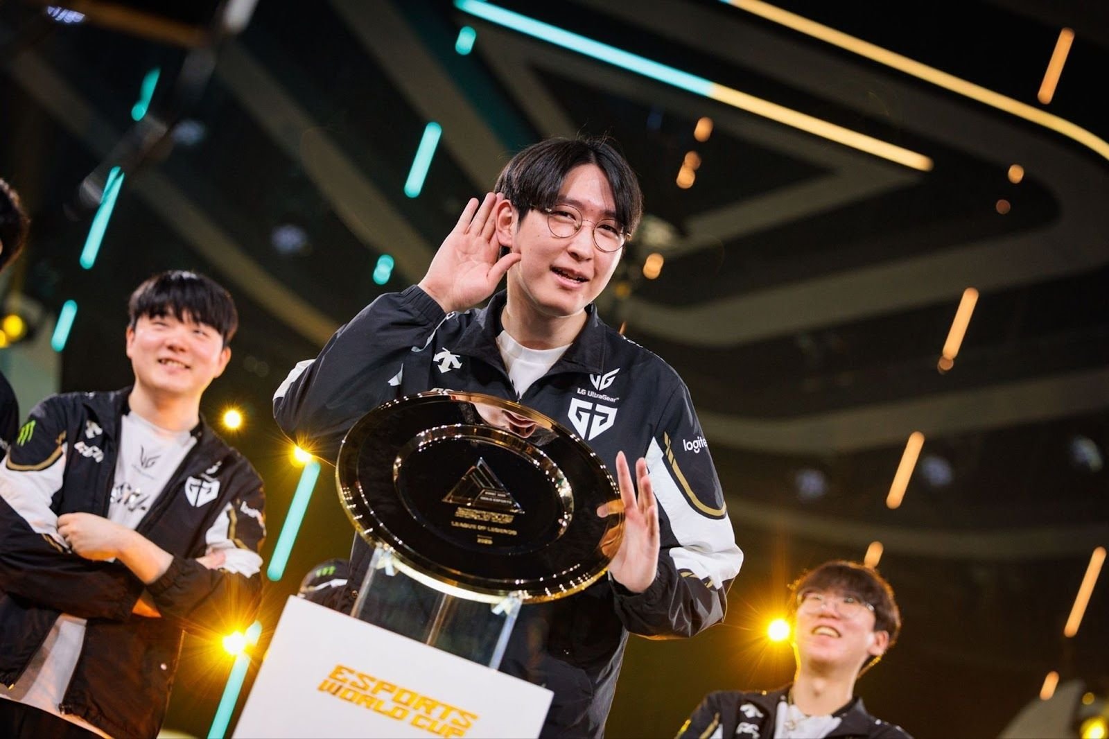 Esports World Cup 2025: GEN.G Lựa Chọn HLE, T1 Và AG.AL Dập Vào Cúp Vô Địch