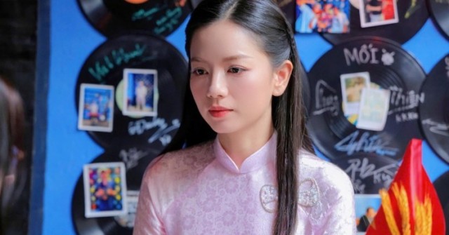 Bóng hồng duy nhất trong ‘Mưa đỏ’