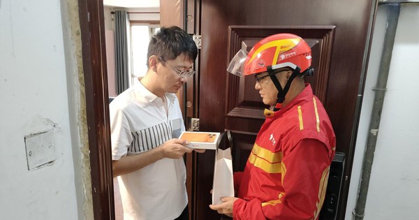 Không cần chen chúc xếp hàng, người Trung Quốc mua iPhone 17 nhanh như đặt đồ ăn