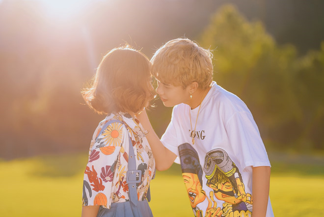 Vận rủi kéo nhau ùa về, MisThy ăn trọn gạch đá từ cư dân mạng