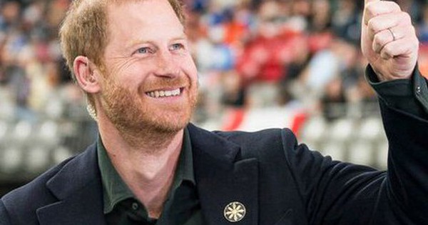 Harry lần nữa xuất hiện lẻ bóng ở Canada, trong khi Meghan bận rộn với kế hoạch riêng