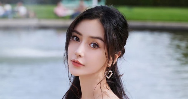 Đang bị phong sát ngầm, Angelababy vẫn có động thái khiến netizen phải 