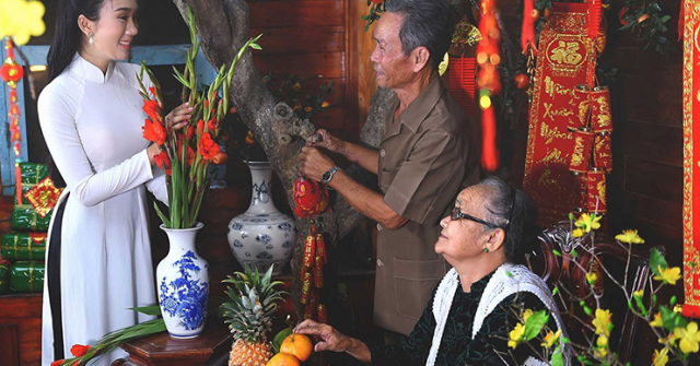 Lời chúc Tết bố mẹ hay và ý nghĩa xuân Quý Mão 2023