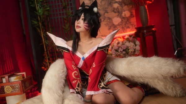 Cosplay nàng Ahri đầy ma mị, cựu MC Tốc Chiến khiến fan 