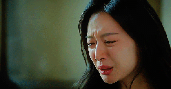 Queen of Tears bất ngờ nhận bão chê bai, biên kịch quá ham drama khiến netizen chán ngán?
