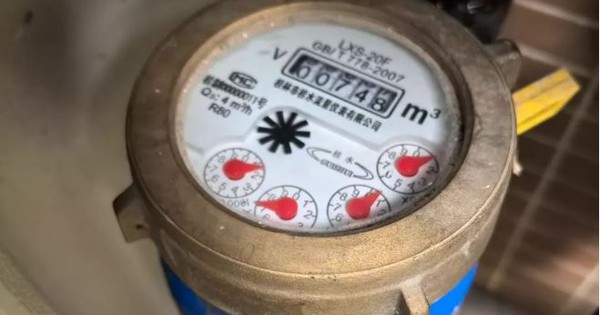 Đi du lịch dài ngày về nhận hóa đơn nước hơn 779 triệu đồng, gia chủ yêu cầu kiểm tra đồng hồ nước thì được thông báo: “Có dấu hiệu bị can thiệp”