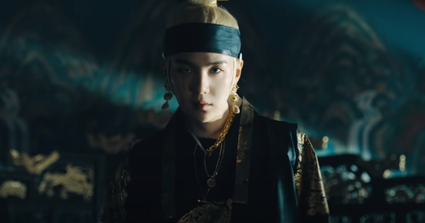 SUGA (BTS) ra MV như bom tấn khiến fan đồng loạt 