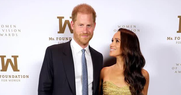 Harry có phòng khách sạn riêng để trốn Meghan?