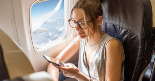 Điều gì thực sự xảy ra khi không bật Airplane Mode trên máy bay?