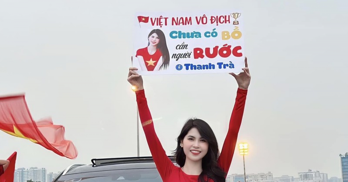 'Hot girl giơ biển tuyển chồng