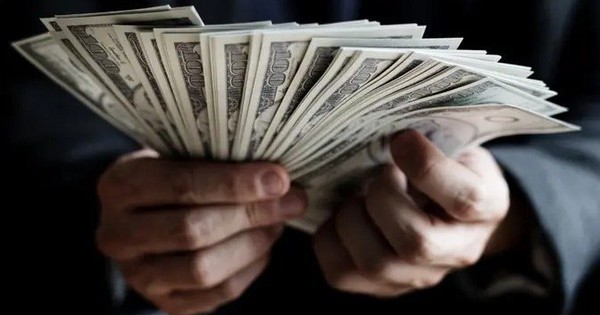 Nóng: Tỷ phú BĐS nổi tiếng bị ngân hàng siết nợ 187 triệu USD, nghi vấn tẩu tán tài sản cho người thân