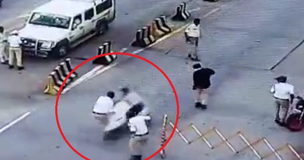 Say rượu, nam thanh niên lái xe máy tông văng CSGT