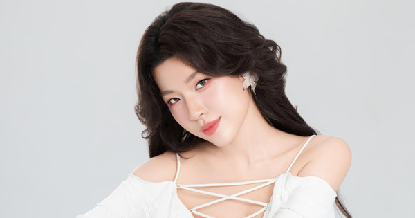 Mỹ nhân Việt duy nhất đổi đời nhờ liên tục làm rơi đồ, đẹp như hoa như ngọc cứ xuất hiện là bùng nổ visual