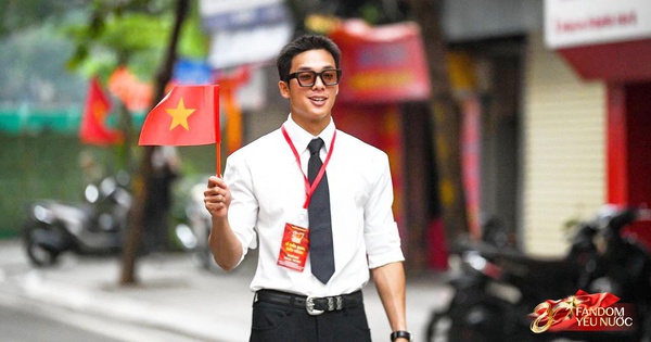 Gặp gỡ "nam thần khẩu trang" gần 1m9 được săn đón trong buổi tổng hợp luyện, diện sơ mi trắng còn gây sốt cỡ này!