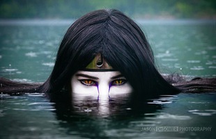 Giật mình khi thấy bộ ảnh cosplay ác nhân Orochimaru trong Naruto như phim kinh dị