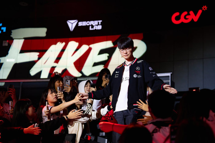 LMHT: Vừa nghe tin T1 sảy chân trong playoffs LCK, BLG Bin đã vội “khịa” ngay