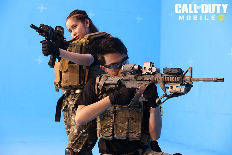 Cris Phan cực ngầu trong cosplay chiến binh Call of Duty: Mobile VN