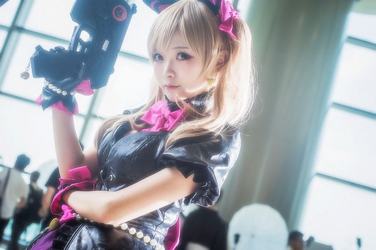 Ngất ngây với cosplay nàng D.Va cực dễ thương trong Overwatch