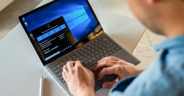 Microsoft đang khiến người dùng Windows 10 bực mình