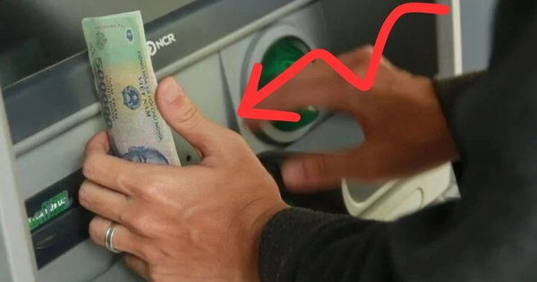 Ngân hàng Việt cảnh báo chiêu đánh cắp thông tin thẻ tại cây ATM, người hay đi rút tiền cảnh giác