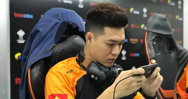 HOT: Chàng soái ca đội trưởng của Team Flash tiết lộ sắp lên xe hoa, chọn Hàn Quốc làm nơi hưởng tuần trăng mật?