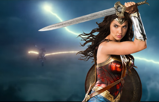 Wonder Woman 1984: Gal Gadot tuyên bố không chơi kiếm, đu dây là đủ rồi