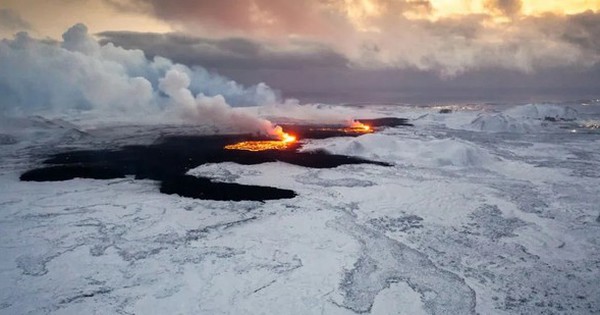 Những bức ảnh kinh hoàng về núi lửa phun trào tại Iceland