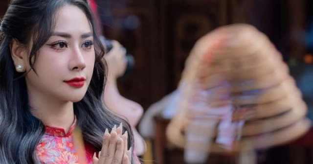 Lên chùa 'sám hối' dịp cuối năm