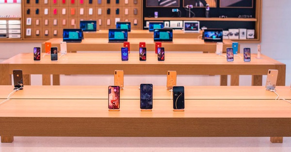 Đen đủi mang iPhone đến Apple Store trước và trong mùa dịch: Mọi khách hàng đều không có cách nào để lấy lại đồ