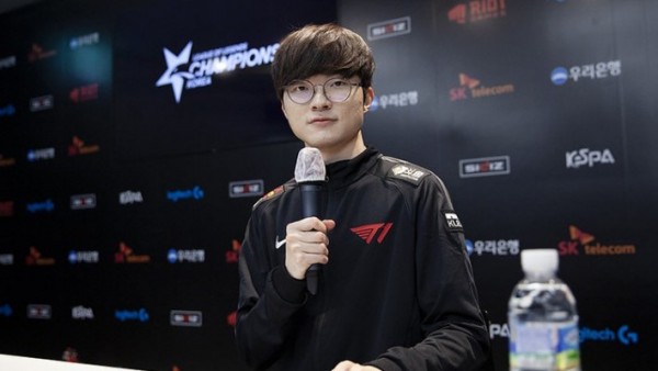 T1 Faker: “Tôi biết Deft thích chơi những con bài dị nên tôi mường tượng ngay rằng nó sẽ đến sớm thôi. Cả đội tôi thậm chí thấy nó quá bình thường.”