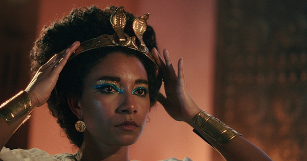 Netflix gây tranh cãi khi công bố tạo hình Cleopatra: Trong lịch sử, vị Nữ hoàng Ai Cập nổi tiếng được miêu tả thế nào?